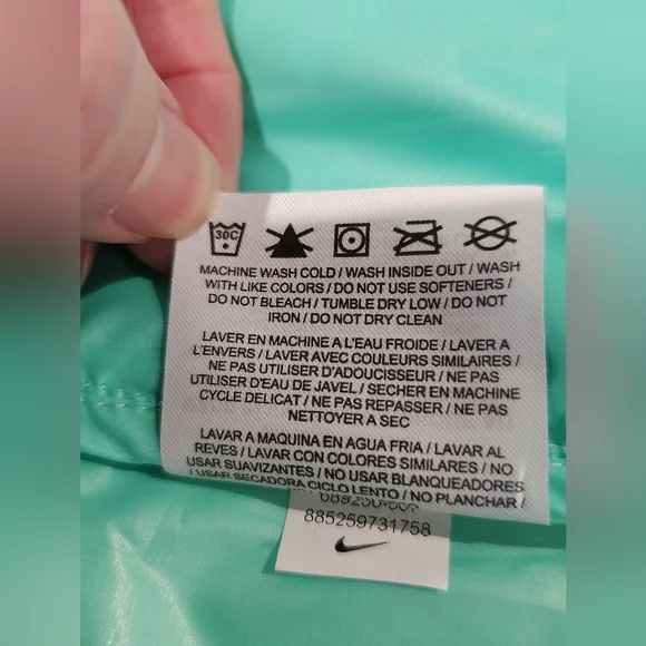 Nike Lightweight Mint Green Running Vest. Size XL - Picture 8 of 8